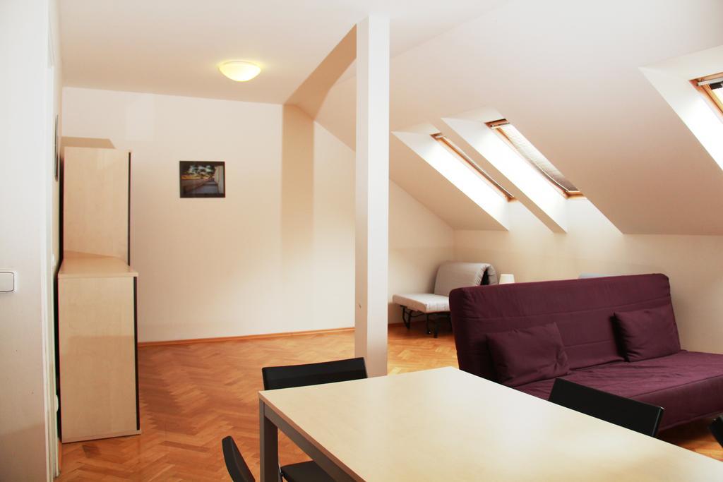 Residence Kostnicke Square Prague Luaran gambar