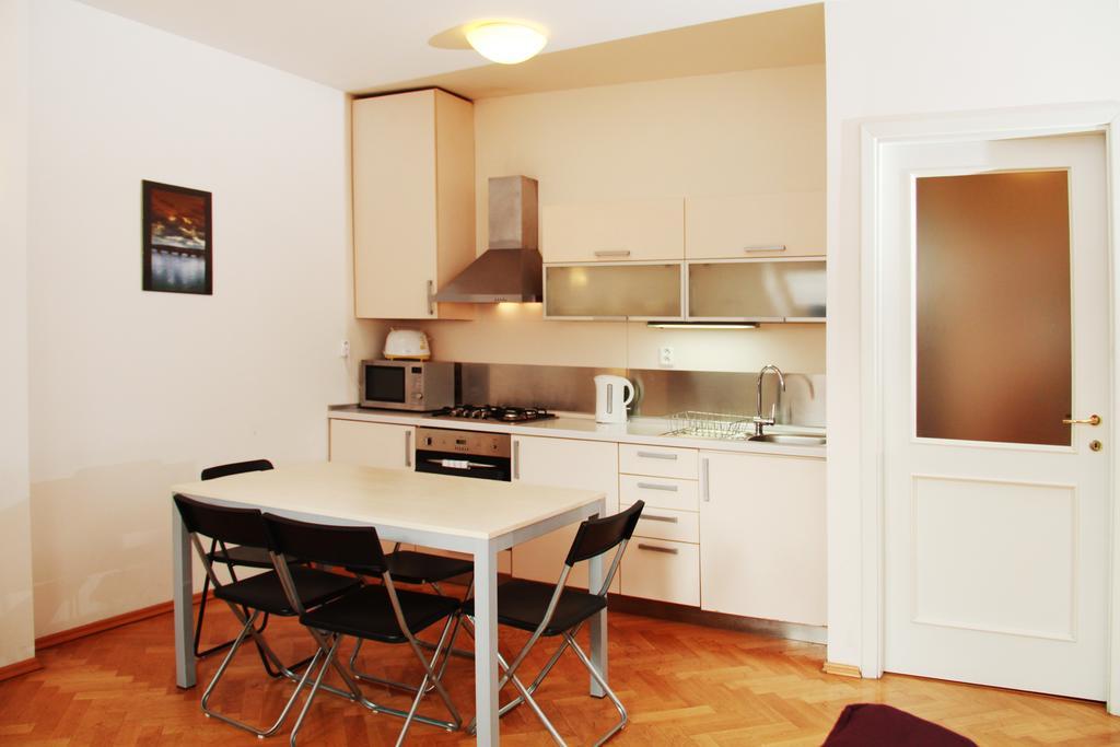 Residence Kostnicke Square Prague Luaran gambar