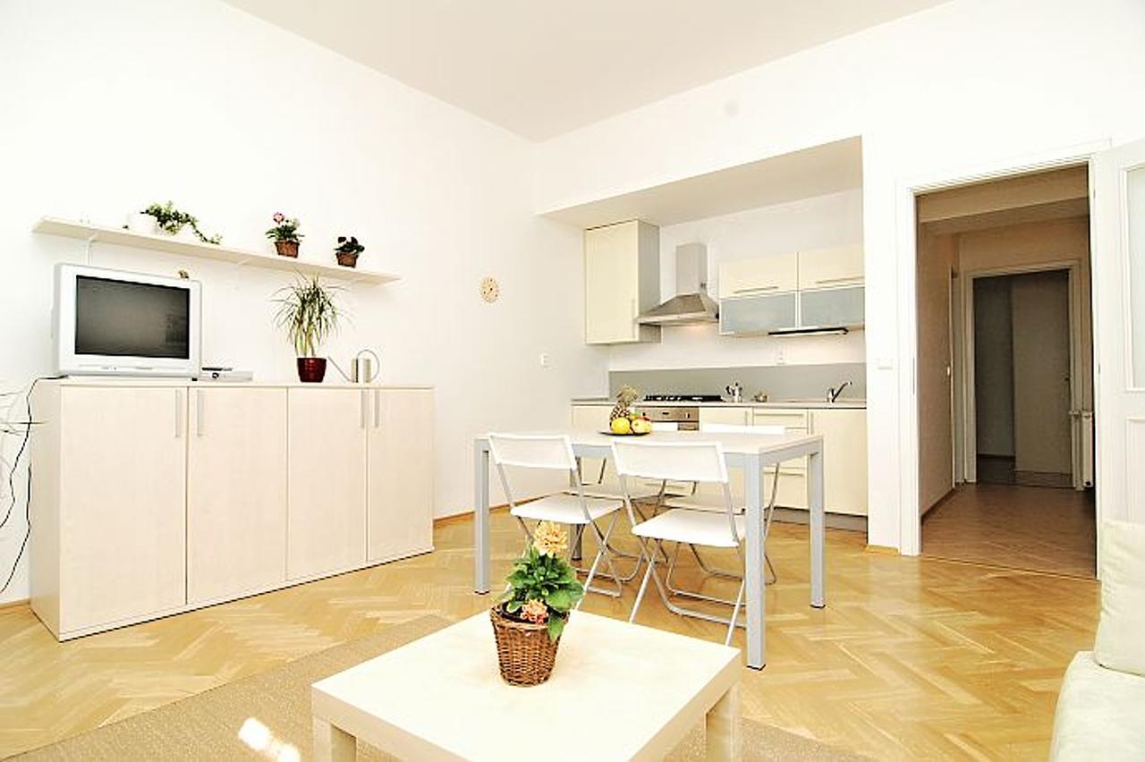 Residence Kostnicke Square Prague Luaran gambar