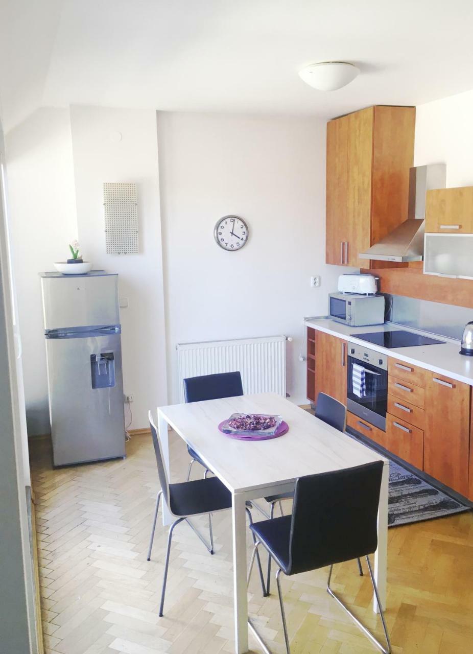 Residence Kostnicke Square Prague Luaran gambar