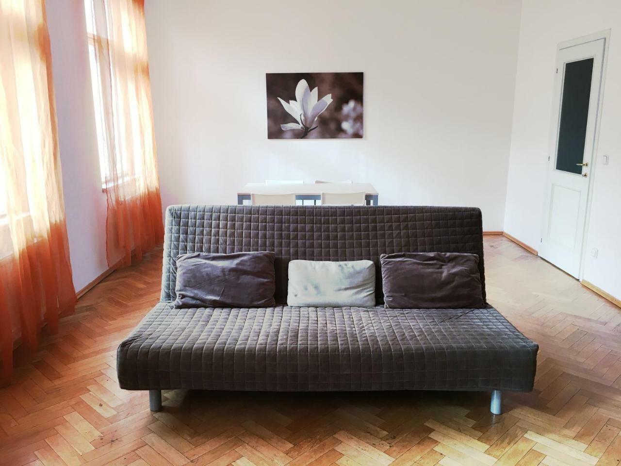 Residence Kostnicke Square Prague Luaran gambar