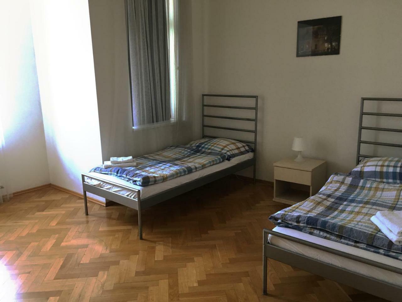 Residence Kostnicke Square Prague Luaran gambar
